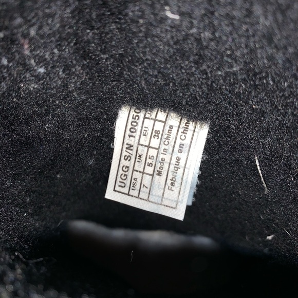 Uggs black size 7 - Picture 5 of 5